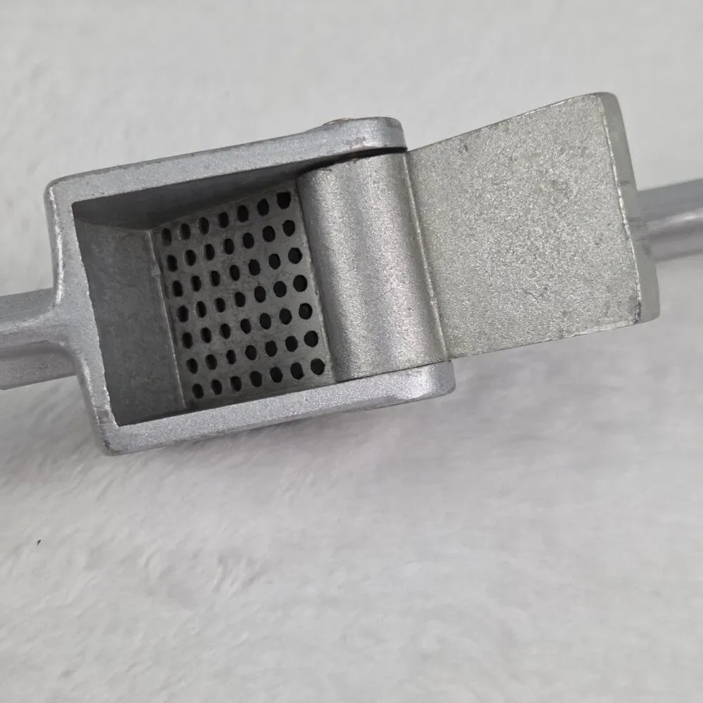 Vintage‎ Aluminum Garlic Press – Made in Taiwan – Sturdy Kitchen Tool